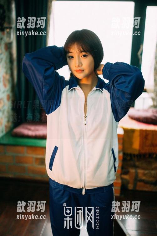GIRLT果团网 - 何梦兮Stacy海边写真精选：有没有注意到这些沙子都被她的优雅盗走了？