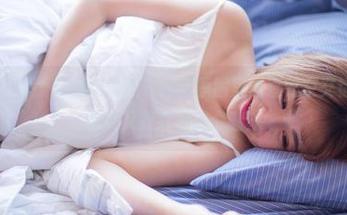 GIRLT果团网 – 莫雅琪的连衣裙在原图里简直时空交错，套图的意义又难道不是个谜？