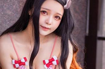 刻晴与Hachi小芭，其实我更爱她的这组写真合集。