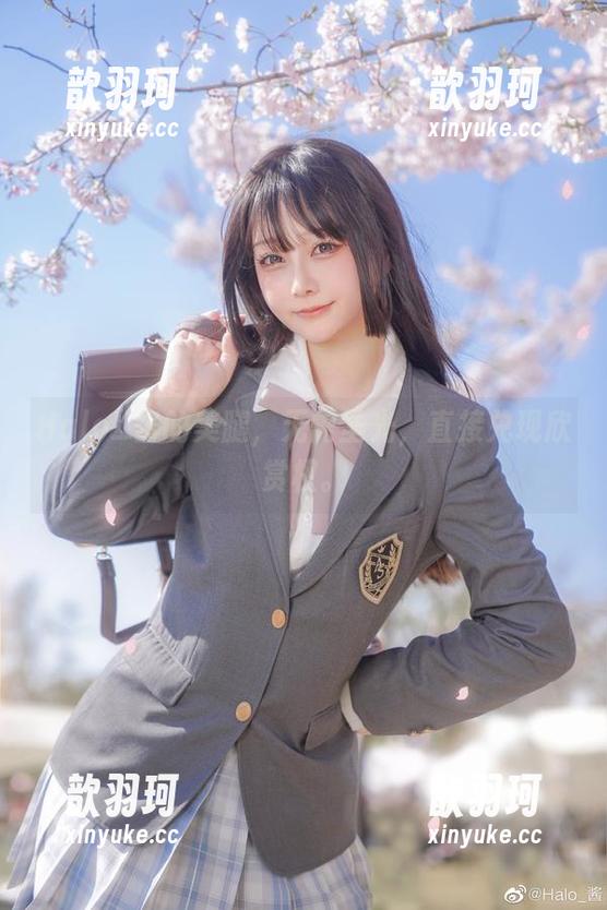 Halo_酱 Halo_酱的美腿,无需圣光,直接兑现欣赏权。