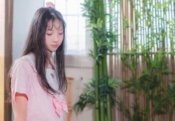 喵糖映画写真集：学妹的课桌旁，我怎么就停不下眼睛？
