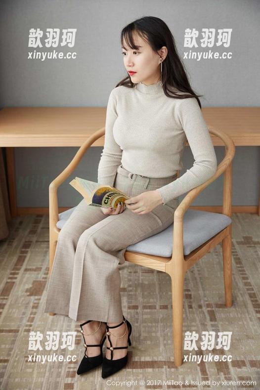 MiiTao蜜桃社-琉璃lily MiiTao蜜桃社 - 当琉璃lily化身秘书,壁纸合集里的小秘密