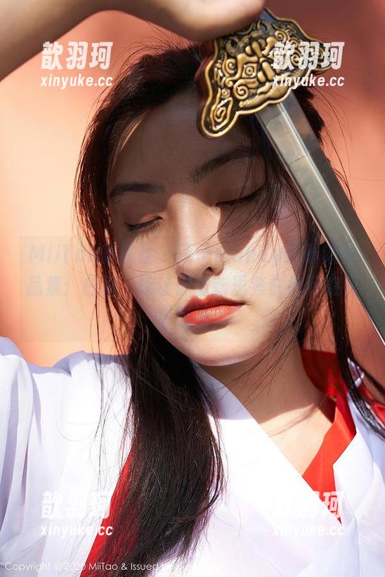 MiiTao蜜桃社-陌子Mandy MiiTao蜜桃社 - 陌子Mandy的最新作品集:白裙,能让你重新思考白色到底有多耐看!