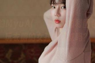 不一样的MyuA(뮤아)毛衣福利图包，超会玩衣服的女孩你见过吗？
