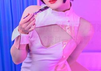 Natsuko夏夏子最新图包来了，瑶池洗凝脂，肌肤像被洗过一样光滑。