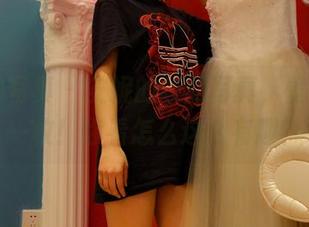 PANS写真 – 安妮的校服写真，壁纸选手一枚！你看怎么这么有趣？