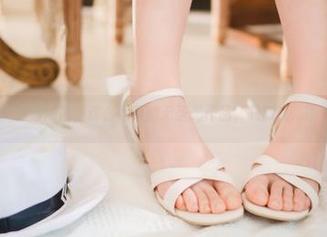 Seele麦麦穿短裙，这么惹眼的无圣光作品，只能说…眼光独到。