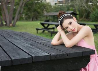 TGOD推女神 – 梁晶莹和她的泳装：夏日不只是炎热，还是高清的诱惑