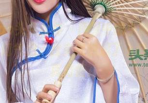 TouTiao头条女神 – 原图中的小晴子，粉色的梦幻气息，我突然想起了小时候的巧克力糖。