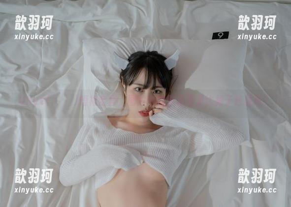 Uhye(이유혜)短裙全套，图片中的我是不是比裙子还显眼？