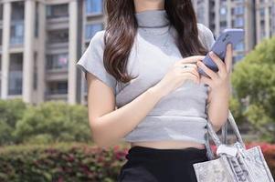Xiuren秀人网 – 当日常和图像撞个满怀——伊小七MoMo的下载小角落