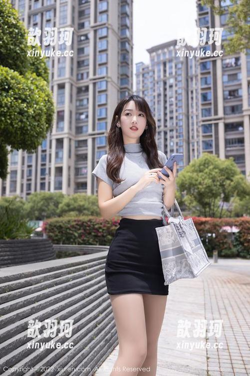 Xiuren秀人网 - 当日常和图像撞个满怀——伊小七MoMo的下载小角落