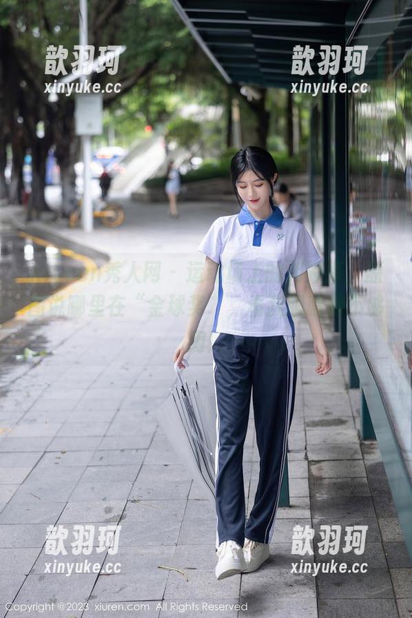 Xiuren秀人网-刘婷婷 Xiuren秀人网 - 运动场上的刘婷婷,原图说哪里在“金球奖”,看我眼睛够不够用!