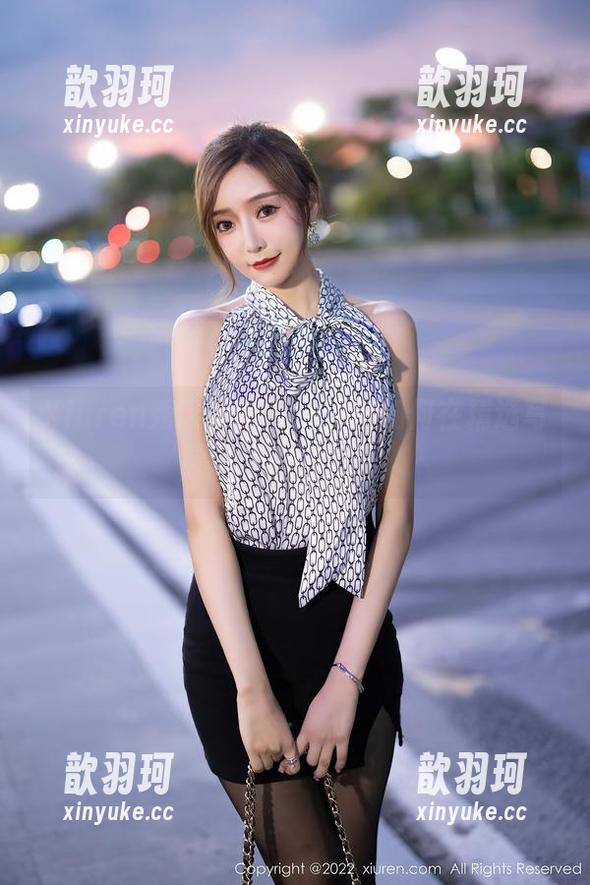 Xiuren秀人网 - 看刘婷婷如何在精选写真中大聊“秘密”