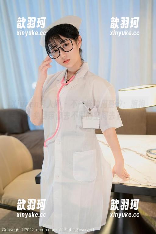 Xiuren秀人网 - 不一样的周慕汐：旗袍写真，免费带你去不同的空间去晃悠一下！