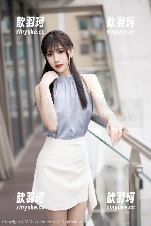 Xiuren秀人网 - 小紫儿与校园美图，真不愧是“心灵工程师”，怜惜你的视觉！