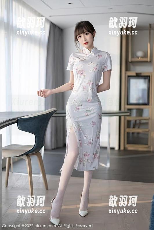 Xiuren秀人网 - 王俪丁呀白色合集：观察这一点白，绝了，随便一张都像盖世神仙的气场。