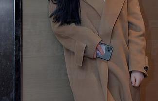 Xiuren秀人网 – 王馨瑶Yanni户外写真集，这样的姿势也太会“露”了吧，全场都在抽搐！