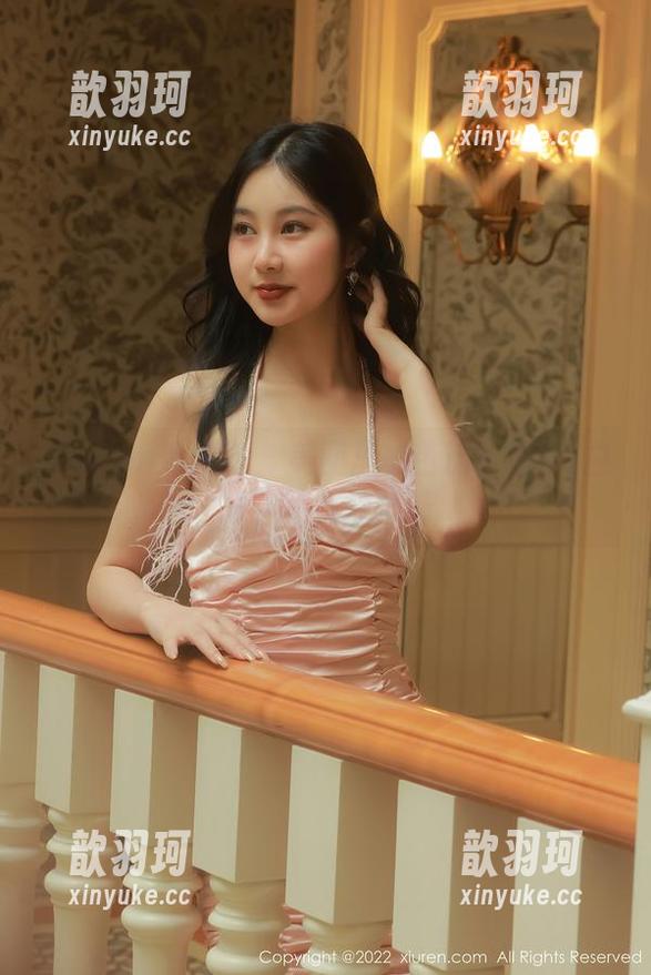 Xiuren秀人网-芭比KIKI Xiuren秀人网 - 美图里的芭比KIKI:白裙下的微妙腻味