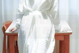 Xiuren秀人网 – 黄歆苑给的全套礼服启示：又美又能吃？图片请看这里！