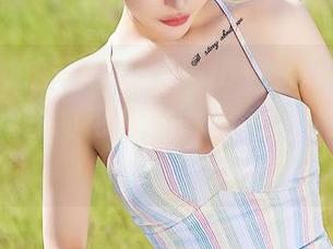 YouMi尤蜜荟 – M梦baby泳装的原图，搭配图册里的花边，好像变成了另一种诗意。