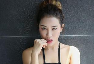 YouWu尤物馆 – 闲聊一下，FoxYini孟狐狸带来的黑丝美图更新，真的是最‘黑’的偏爱！