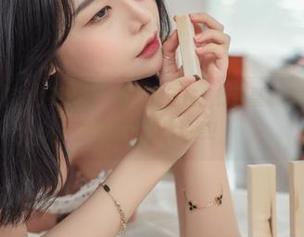 小心！Yuna(윤아)更新了！写真集正在航行到皇家方舟柴郡，潜水员和直升机请注意！