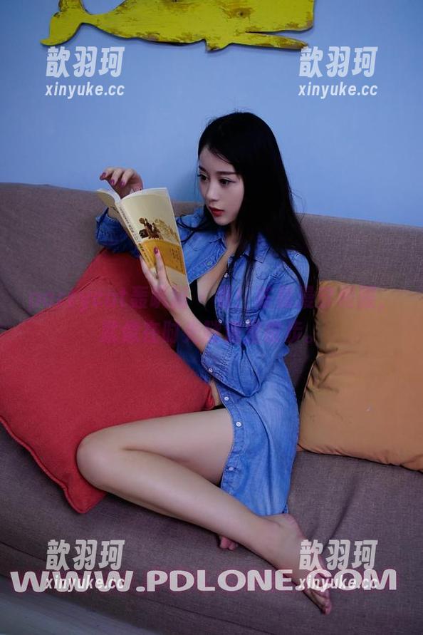 partycat轰趴猫-陈雅漫 partycat轰趴猫 - 看!陈雅漫穿和服,就像在时光隧道里散步。