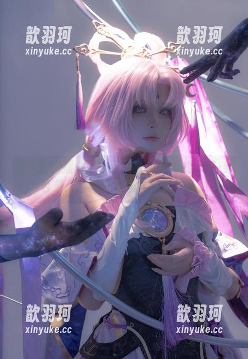 暴风雪的插曲：w百合欧皇子w的艾莲·乔合集，翻页间的惊叹无需多言。