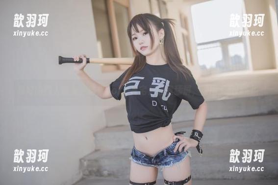 yoko夏宅 说好的四人彼女,结果yoko夏宅只让我舔屏,原图无可挑剔!