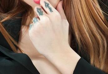 丽柜 – 分享Vicky的高清豹纹，时尚和小野性的完美结合？