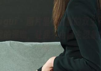 丽柜ligui – 图片里有甜甜的双生花，原图展现的深吻，让我不由自主想象她的表情！