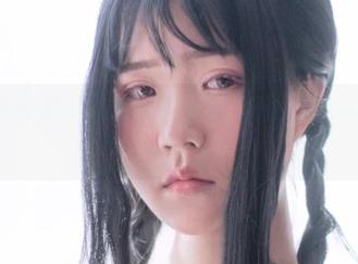 今汐穿红裙，果然005号小姐姐又开cos课了！