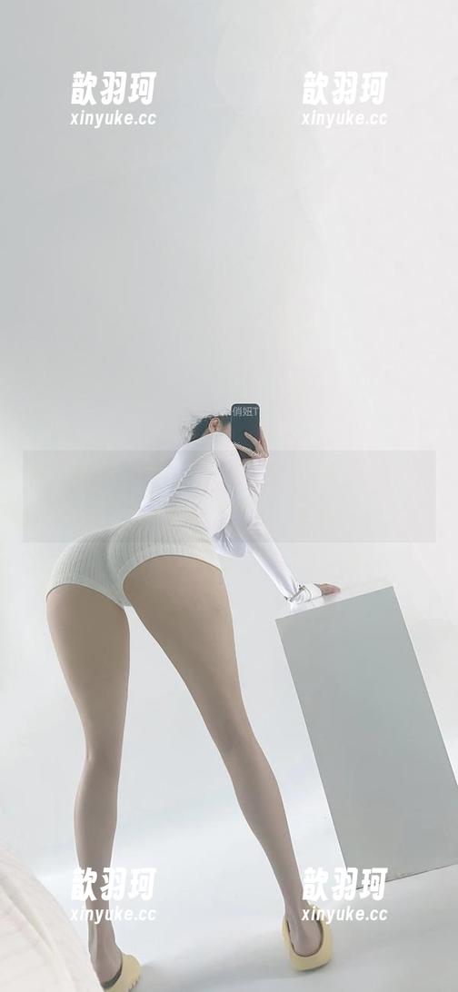 微密圈 - “俏妞t”这次的JK写真，为什么我只想说“给我所有图包”？