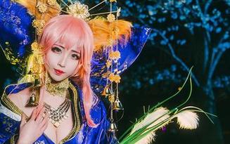 在线见证“凉凉子rioko”的网袜世界，高清升级你的视野