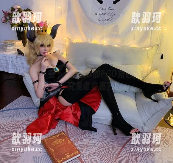 泳装图册：在下萝莉控ii的FGO角色游泳比赛，究竟谁会赢？