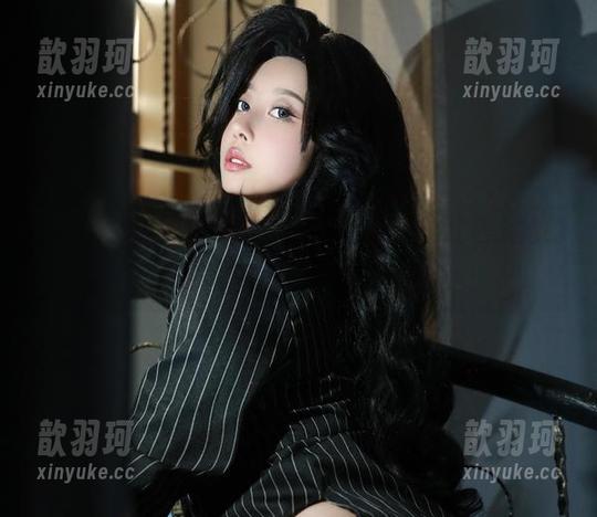 奈汐酱Nice 在线看奈汐酱Nice的大红帽,话说这红色太抢眼,原图不发出来怎么懂?