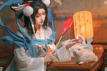 奶狮不咬人的纯白cos，谁说高冷不能有趣？