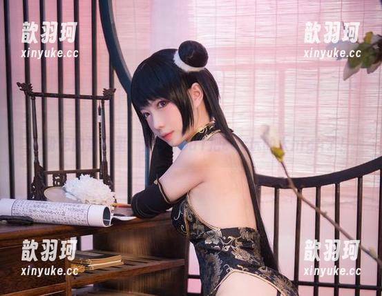 在粉色的海洋里，妖少you1把cos玩的太high了！