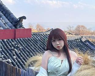 宝儿mysterial性感泳装COS：只需要一条泳裙和一片海！