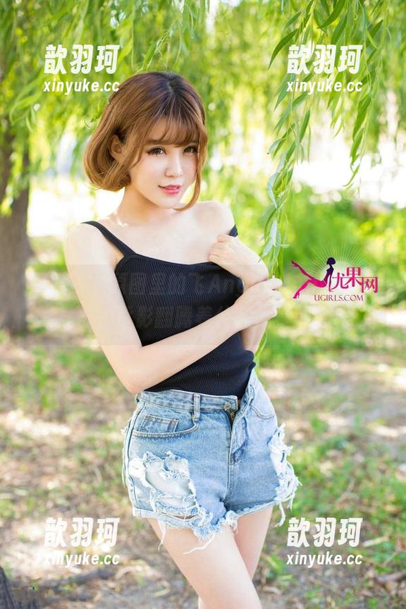 尤果网 - 原图里的飞Angelababy，甜心的背影翻腾着什么，猜猜？