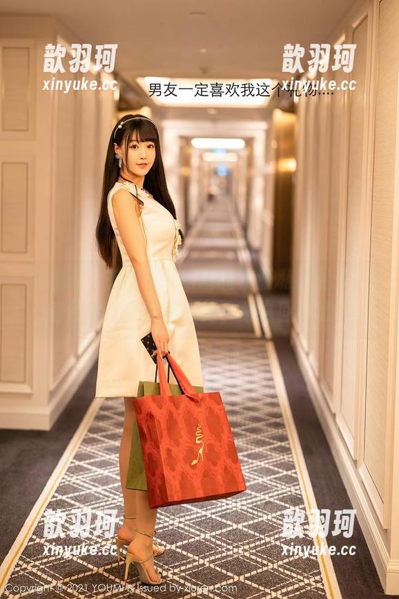 尤蜜荟-娜露selena 尤蜜荟 - 娜露selena的校服私房图集,居然能让我眼前一亮,怎么回事呀?