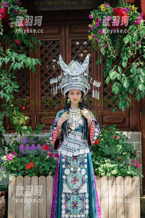 年年Nnian 年年Nnian晒红色内衣:美图争夺战,红色怎么这么吸引我?