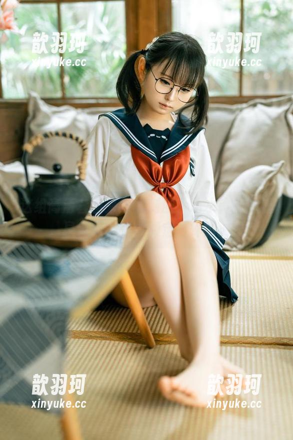 这组高清套图来得太刺激，幼水铃衣的温泉体操服就像颗定时炸弹。