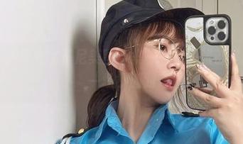 微密圈 – 张思允比基尼美图合集——每一张都是阳台上的一场小派对