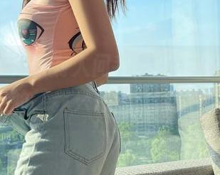 微密圈 – 如果有人问我，张思允的丝袜有什么特别的，我只想说：点进那个网盘…
