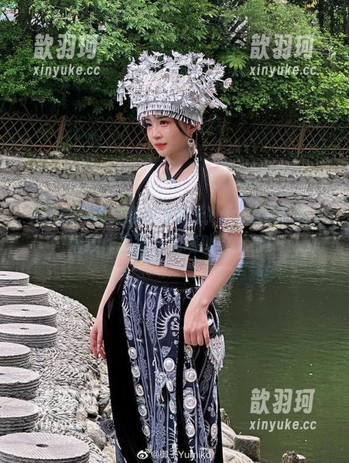 御子Yumiko 下次婚礼请务必邀请御子Yumiko过来,婚纱作品得有现场助攻才行!