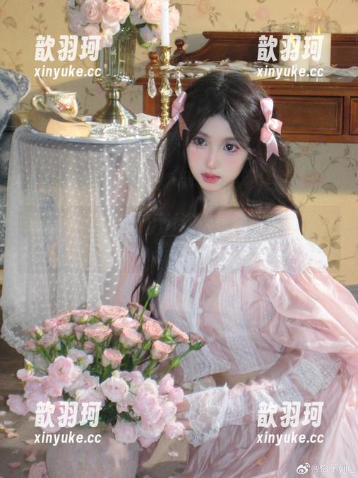 怡子yiii 夏天图册:怡子yiii这次是把海滩搬回家了吧?