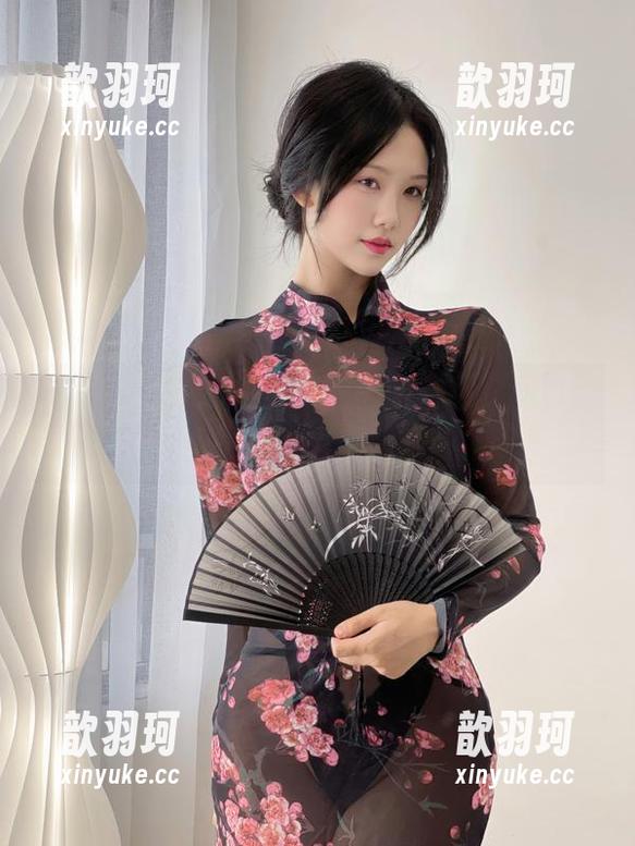 抖娘利世 抖娘利世的私拍:12月的微密圈,图包就像一颗白色小心愿!