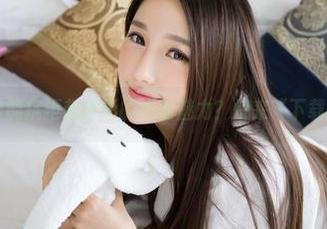推女神 – 谁能抗拒赵伊彤的黑丝魅力？快来“下载”这套美图